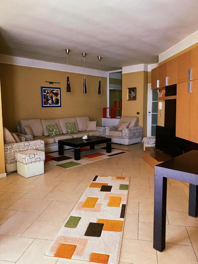 Sunshine Place Elbasan Esterno foto